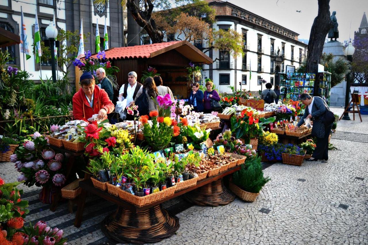 In Funchal 3n * Funchal (Madeira)